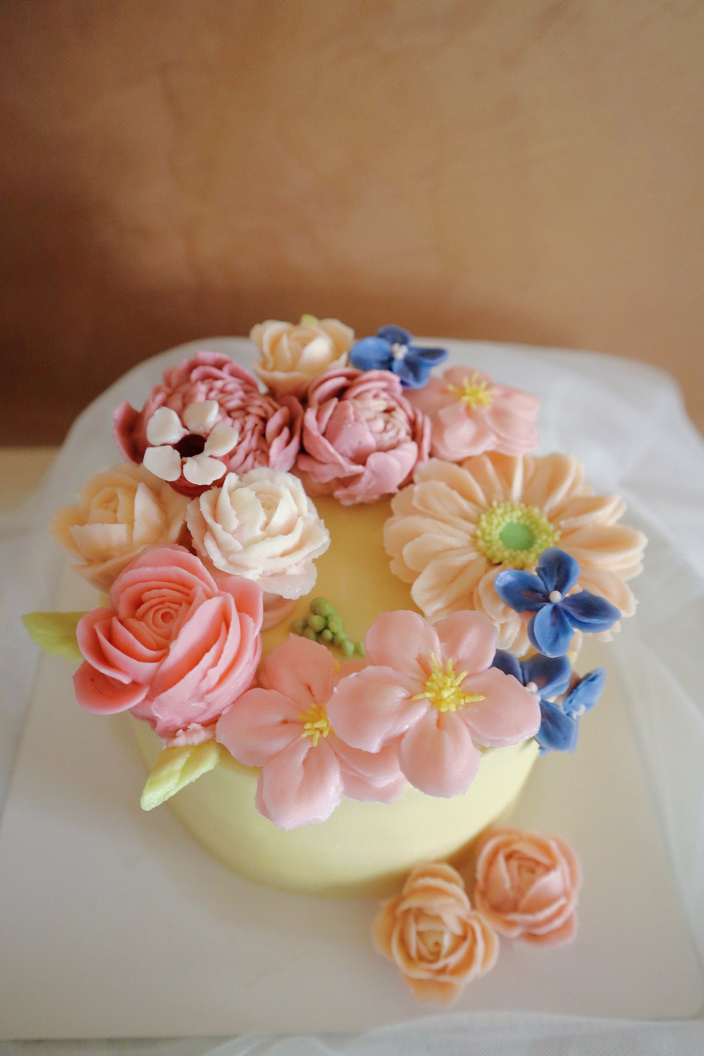 CUSTOM FLOWER CAKES