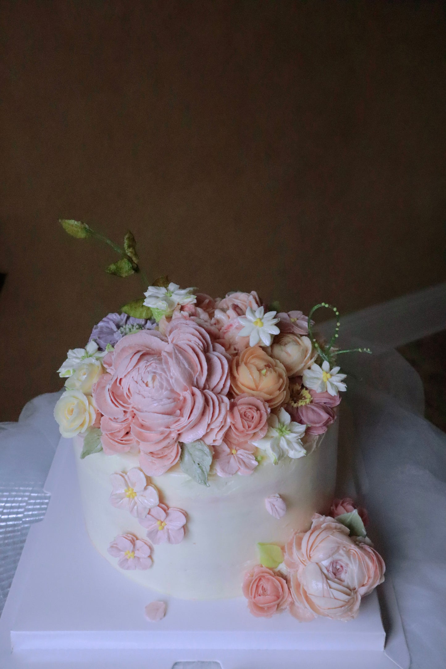 CUSTOM FLOWER CAKES