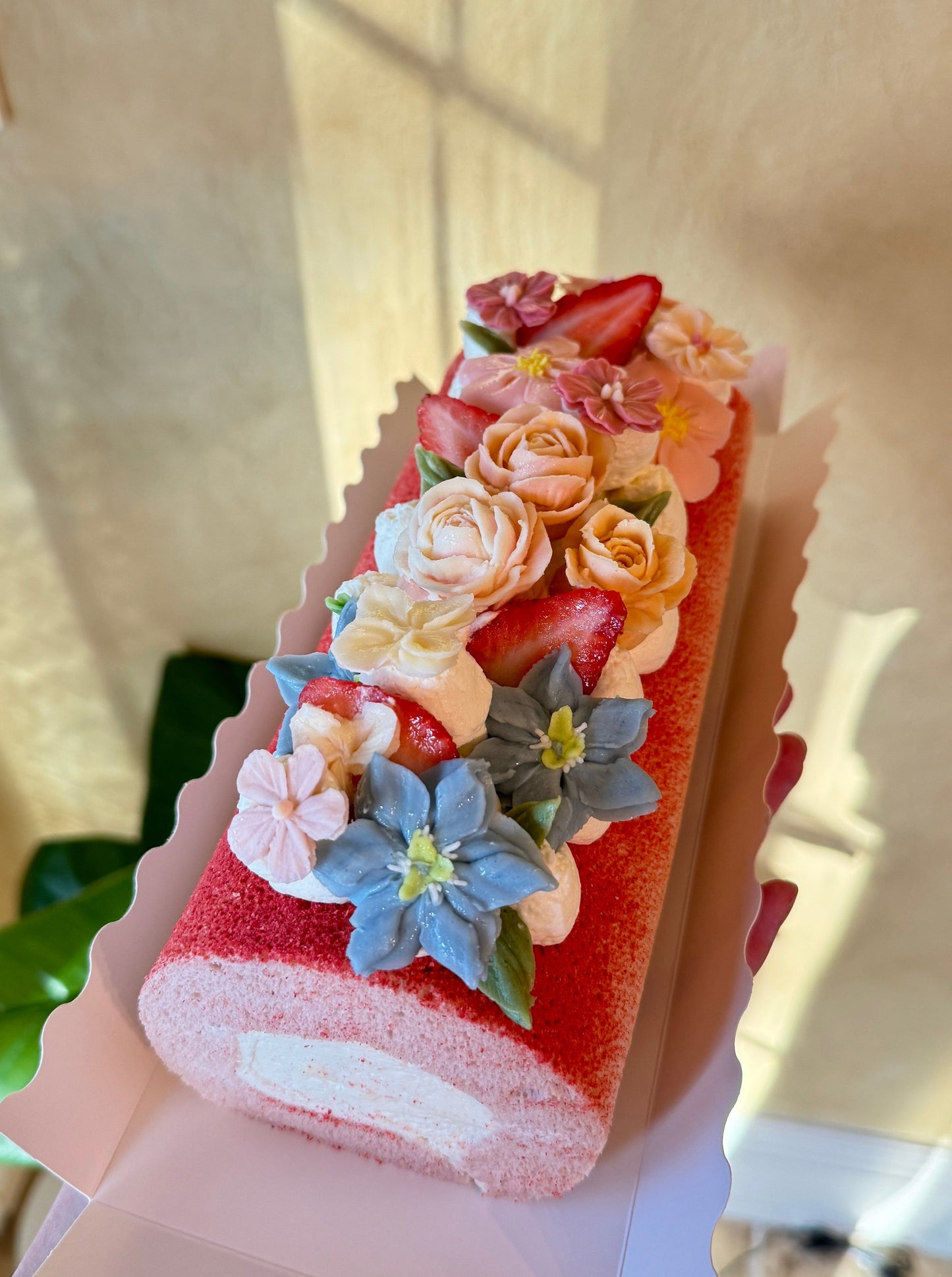 FLORAL ROLL CAKE