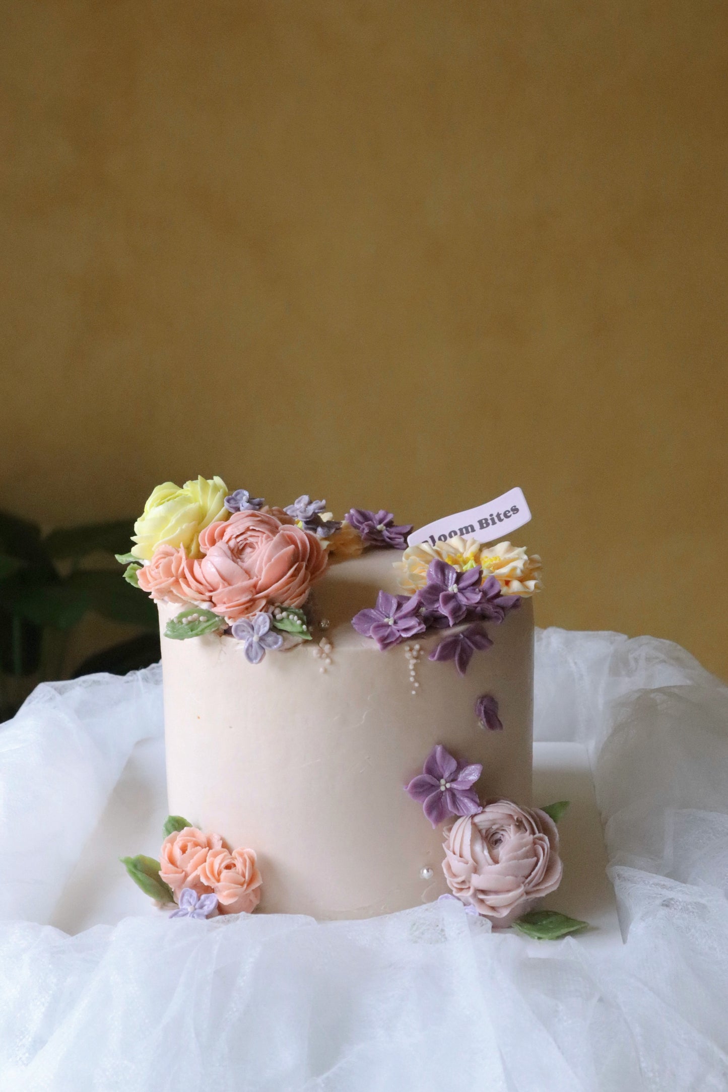 CUSTOM FLOWER CAKES